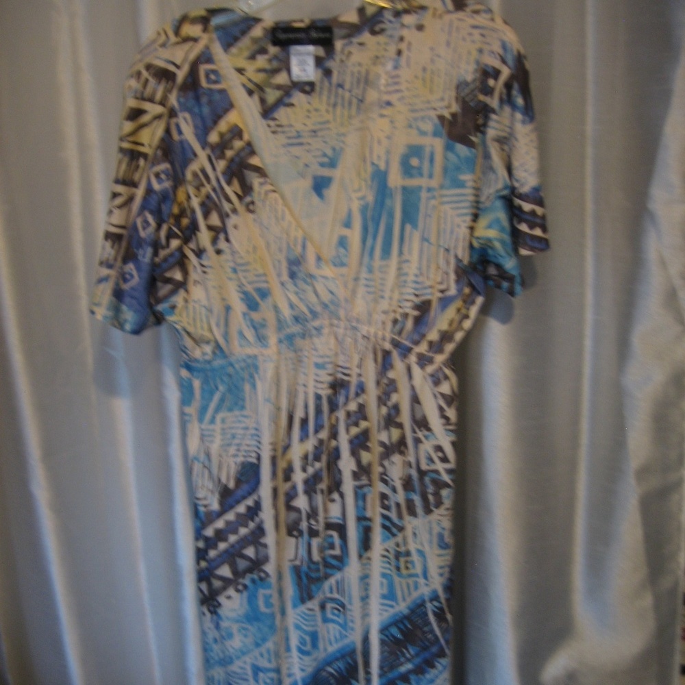 Appropriate Behavior Junior's Cream/Blue/Grey Short Sleeve V Neck Dress Sz XL NW